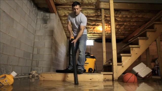 Aspirateur pour déchets secs et humides Shop-Vac® avec pompe intégrée смотреть онлайн