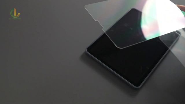 Hướng dẫn dán Kính Cường Lực UNIQ Optix cho iPad смотреть онлайн