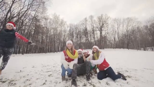 Праздник к нам приходит – танец из клипа Ёлки смотреть онлайн