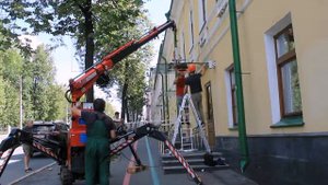 Установка стеклянного козырька, массой 200 кг, pkfpodem.ru