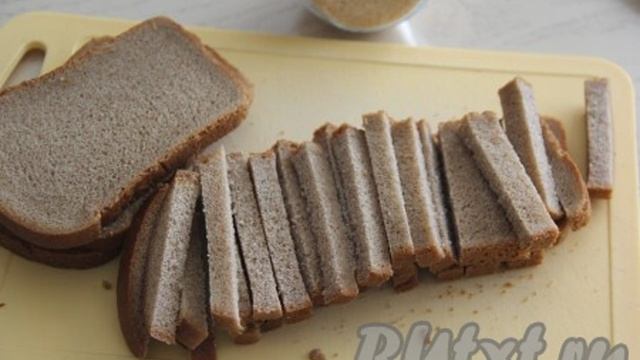Сухарики с сыром в духовке