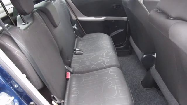 Toyota Yaris 1.3 VVTI 100pk COMFORT 5-Deurs-Metallic lak-Radio/cd-Elec pakket met 22.000km!!!! смотреть онлайн