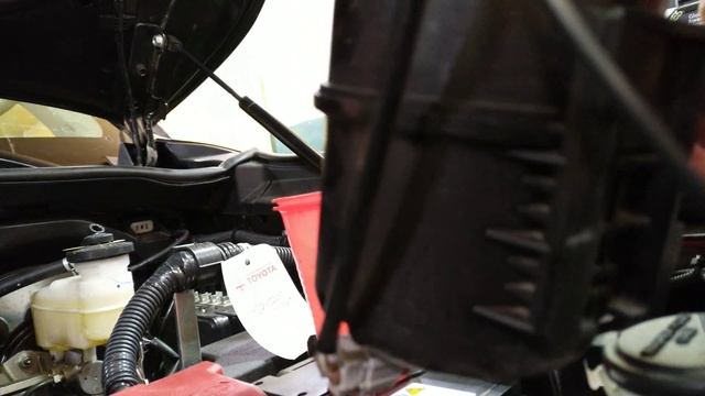 Замена топливного фильтра на Toyota fortuner 2,8D часть2 смотреть онлайн