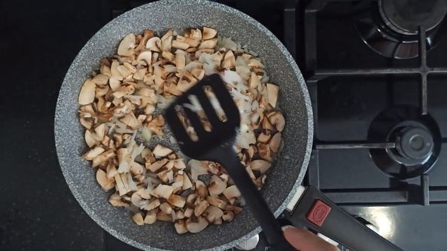 Надоели макароны с мясом? Выход есть, спагетти в сливочном соусе с грибами! смотреть онлайн