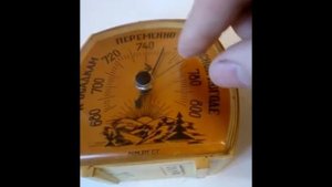 Барометр настольный настенный пластиковый белый. СССР