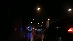 Нужно ли пропускать автомобиль с проблесковыми маячками и нарушать ПДД?