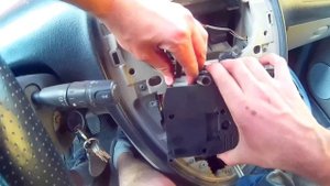 How to Replace Light Bulbs in Automatic Climate Control Unit (Citroen Xsara Picasso)