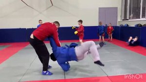 Как сделать бросок через спину #самооборона #самбо #приемы #броски