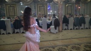 Восточный танец с крыльями
