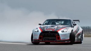 Nissan GT-R дрифт на скорости 304.96 км/ч