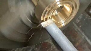 УНИВЕРСАЛЬНЫЙ ТОКАРНЫЙ РЕЗЕЦ