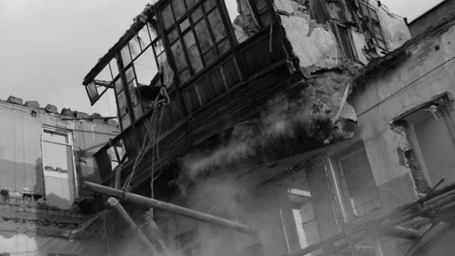 STOP destroying old Yerevan.avi смотреть онлайн