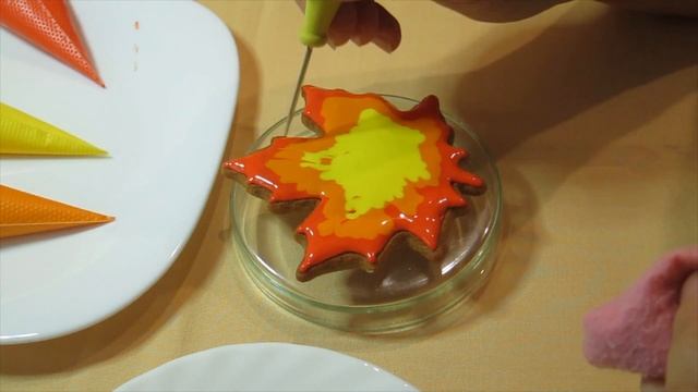 Кленовый лист. Мокрым по мокрому смотреть онлайн