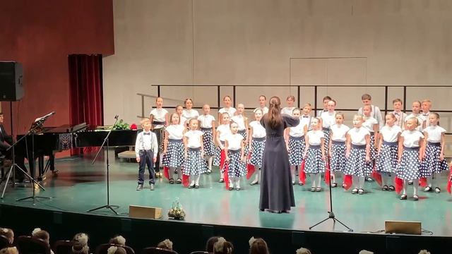 ПОЙДУ ЛЬ Я, ВЫЙДУ ЛЬ Я - Русская народная песня, обр. И. Рогановой смотреть онлайн