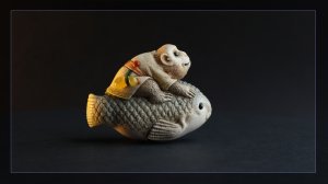 Netsuke - Нэцкэ. *Обезьяна на рыбе* Саломакин О. Саломакина Н. 2022 г.