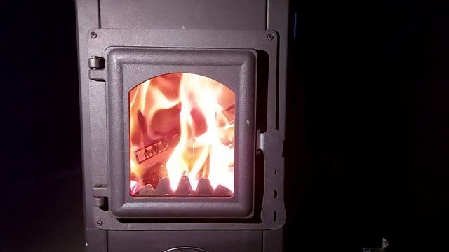 Blist Ekonomik Lux- самая бюджетная печь-камин, футерованная шамотом. Посмотрим как она горит?