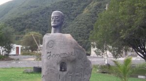 Достопримечательности Грузии Крепость и загадочные головы Сно