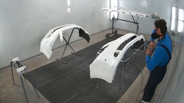 Toyota Camry. Покраска акрилом пластика и капота.