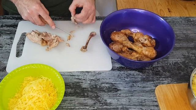 Такое вы точно не пробовали. Куриные ножки с сыром во фритюре.  Подробный рецепт.