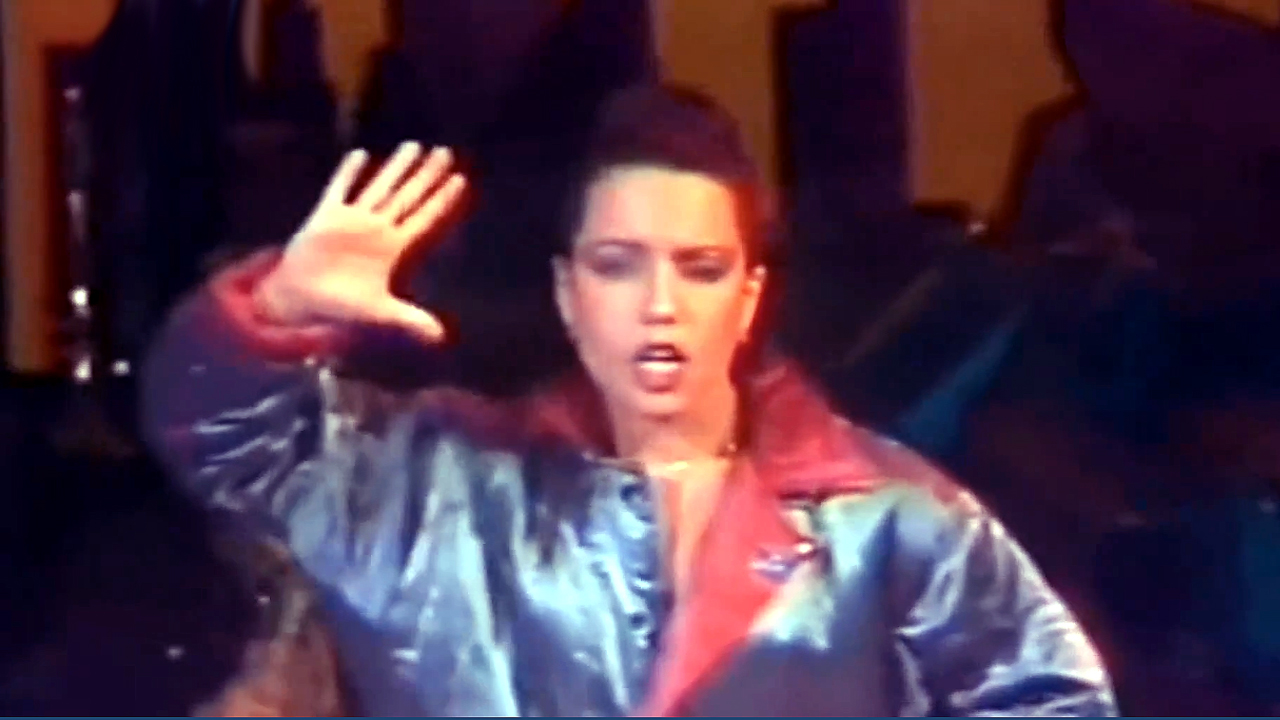 Догорела Cвеча (Ты Cама Красота) - Matia Bazar смотреть онлайн