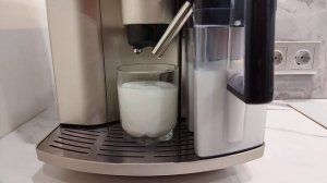 Приготовление капучино кофемашиной Delonghi Magnifica Automatic Cappuccino ESAM3500.S