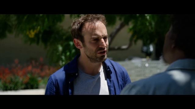 Если они творят подобное у всех на глазах что же они тогда скрывают? смотреть онлайн