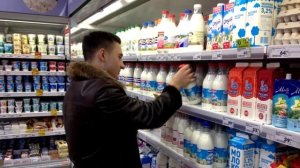 Почему дают молоко за вредность?