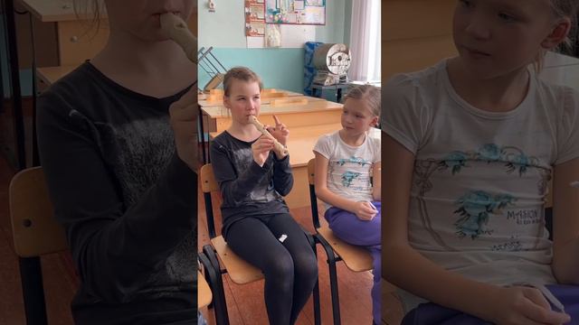 Дети осваивают ноты ля и си с помощью флейты. Проект «Артобус», занятие музыкой. смотреть онлайн