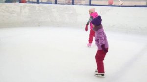 Обучение катанию на коньках для детей / СДЮШОР "Юность-Минск", тренер Жиркевич Лидия Ивановна