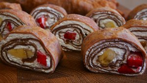 Шоколадные блины с бананами и клубникой БЛИНЫ РОЛЛЫ Шоколадные блинчики на Масленицу