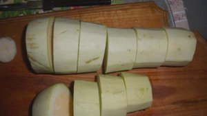 Кабачки, запеченные в мультиварке