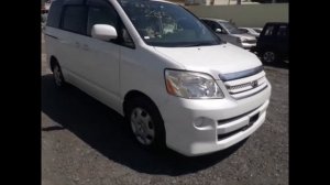 Toyota Noah 2005