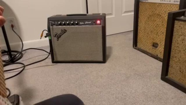 Vintage 1980s Fender Vibro Champ Amp (Blackface) смотреть онлайн