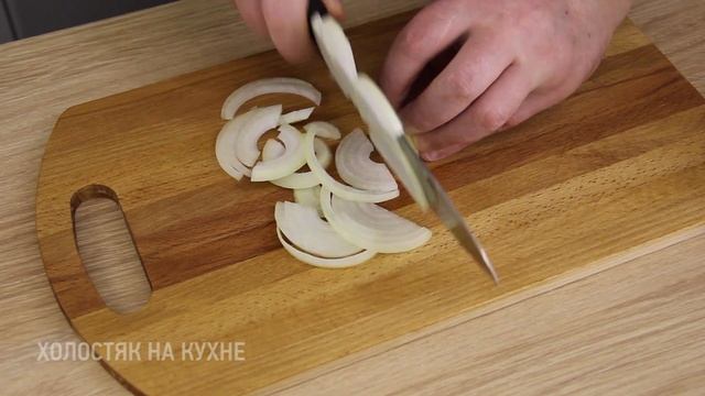 Салат из капусты и моркови, с луком и майонезом. Просто, быстро и вкусно.