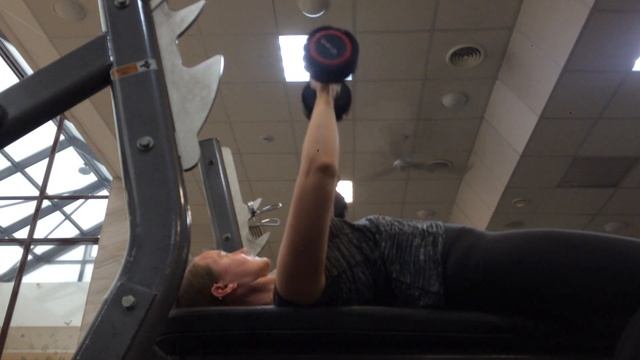 2020.10.24 Мц3Д1 Жим гантелей на горизонтали 2х8*12 смотреть онлайн