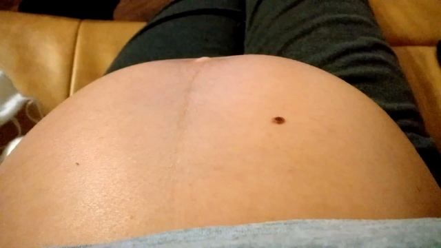 как ребенок двигается в животе у мамы смотреть онлайн