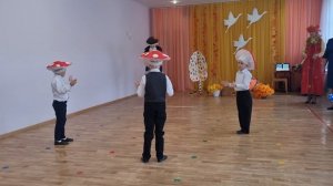 танец мальчиков грибочки