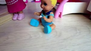 КИСЛЮЧИЕ КОЗЯВКИ ТОМУ, КТО ПРОИГРАЕТ ДЖЕНГА! Катя и Макс Веселая семейка смешные куклы барби и лол