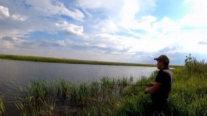 Отличный клёв щуки на озере.Рыбалка на спиннинг в Волго-Ахтубинской пойме 2022.