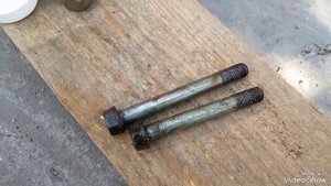 Замена тормозных колодок Mazda 323F 1991 года