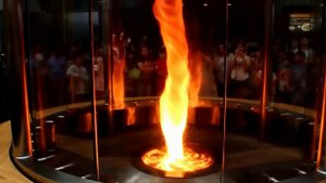 Детям продемонстрировали огненный торнадо