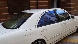 Так выглядит атермальная пленка тонировка хамелеон на авто.