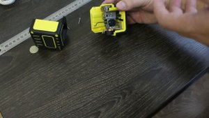 Лазерный уровень с Алиэкспресс Firecore 212AG проверка точности + разборка и инструкция по настройк