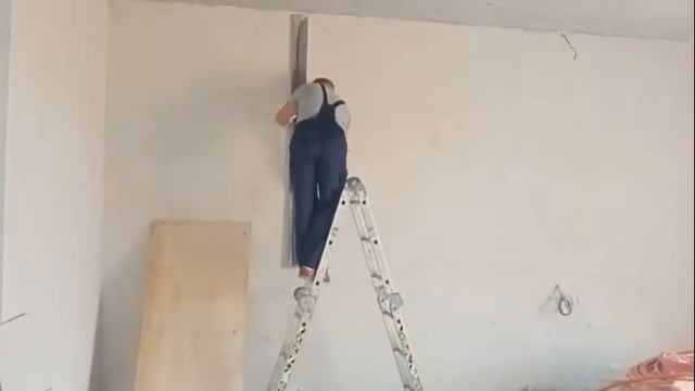 Как заштробить под кабель. #elektrodni смотреть онлайн