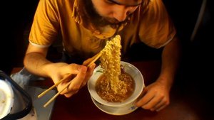 Вермишель Роллтон на домашнем бульоне с грибами пакет 60 грамм