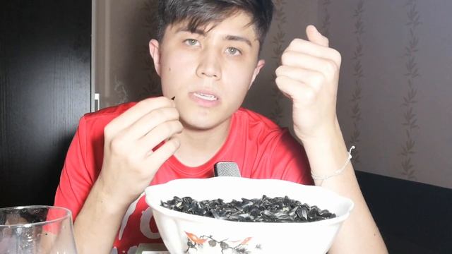 МУКБАНГ | СЕМЕЧКИ | ПРО ПЕРВУЮ ДРАКУ | КЕМ РАБОТАЮ | MUKBANG | no ASMR | не АСМР смотреть онлайн