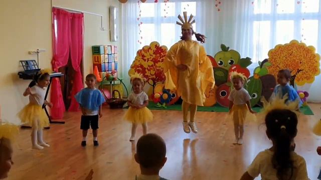 Танец Золочёный лучик в младшей группе