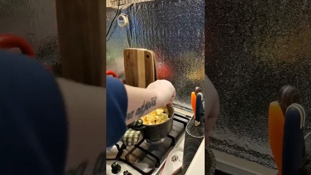 Фантастическое блюдо сырный суп с копчёной шейкой от Евгения Сергеевича)