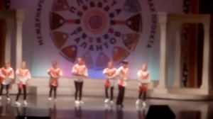 Танец аист на крыше