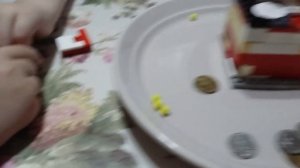 Самая простая конфетница из лего. Автомат для продажи конфет LEGO. Собрали вместе, своими руками.